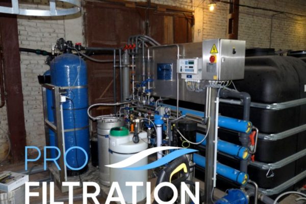 Commercial reverse osmosis water filtration system for industrial water treatment